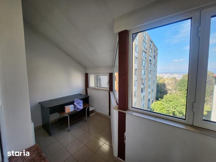 Apartament cu 5 camere decomandat în Craiovei