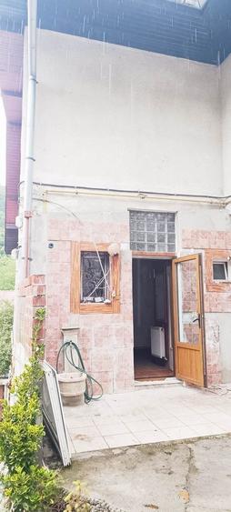 Apartament cu 4 camere semidecomandat în Central