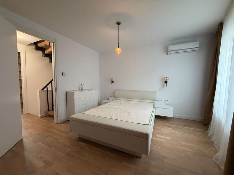 Casă cu 5 camere cu Canalizare în Pipera