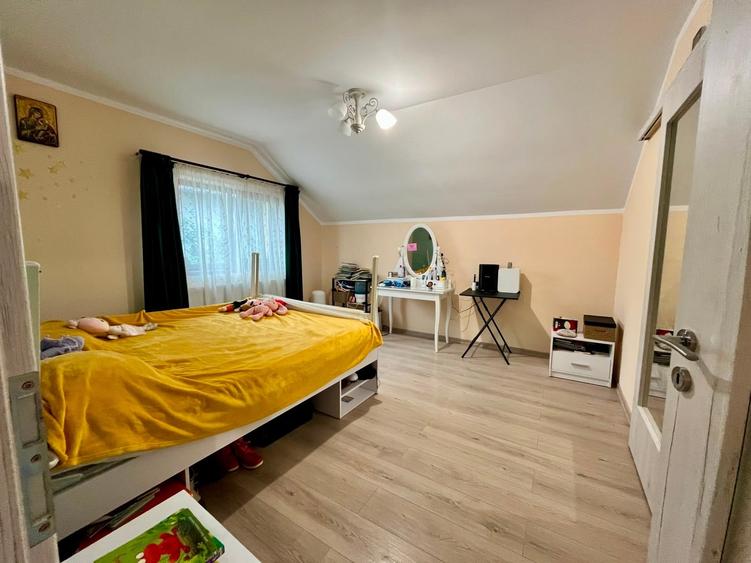 Casă individuală cu 5 camere cu Canalizare în Miroslava