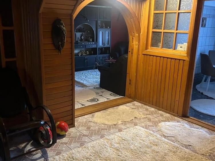Apartament cu 4 camere decomandat în Burdujeni