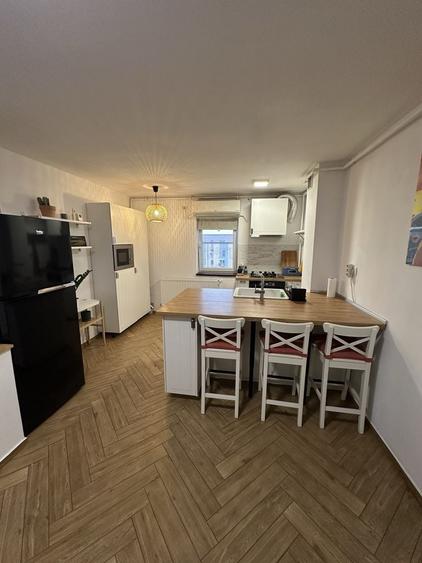 Apartament cu 2 camere decomandat în Lipovei