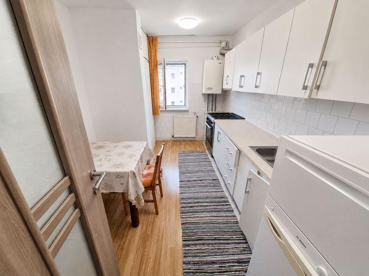 Apartament cu 2 camere decomandat în Zorilor