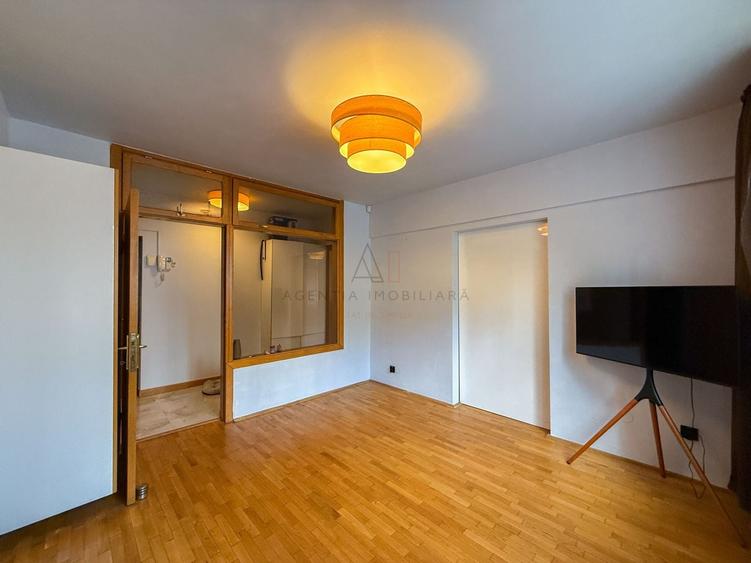 Apartament cu 2 camere decomandat în Arcul de Triumf