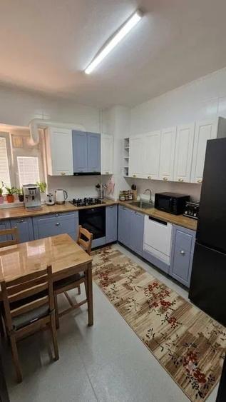 Apartament cu 4 camere decomandat în Berceni