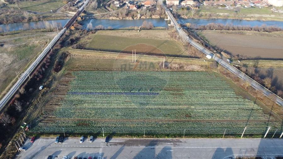 Teren Construcții intravilan de 15938 mp, în Nord