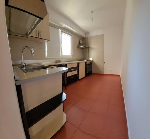 Apartament cu 2 camere decomandat în Drumul Taberei