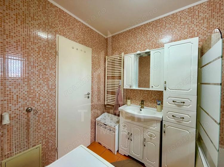 Apartament cu 2 camere decomandat în Calea Poplăcii