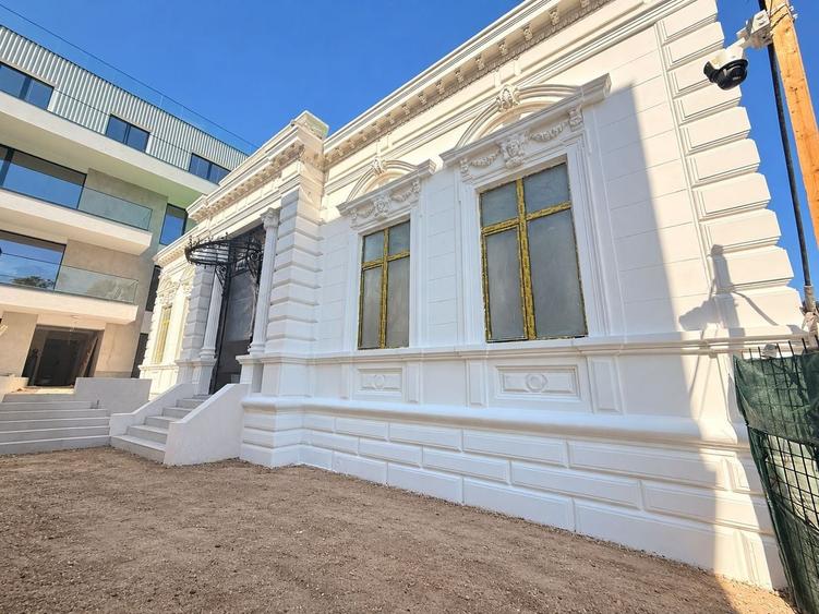 Apartament cu 3 camere semidecomandat în Unirii
