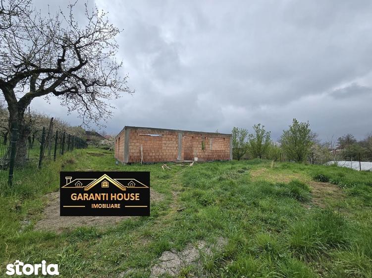 Casă cu 4 camere cu Teren 852 Mp în Groși