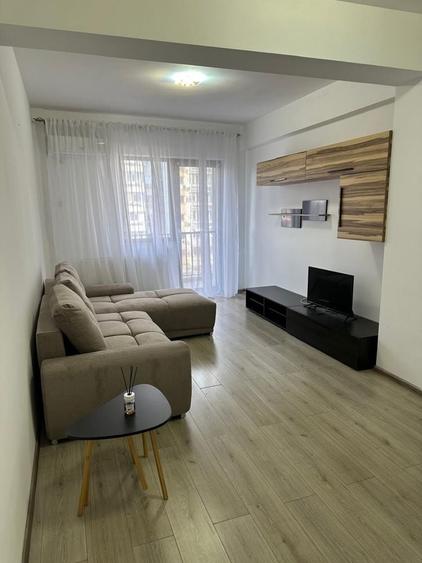Apartament cu 2 camere decomandat în Basarabia