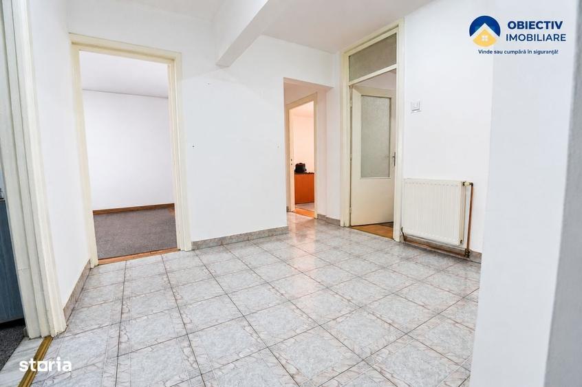 Apartament 4 camere , centru , etaj 1 - 1