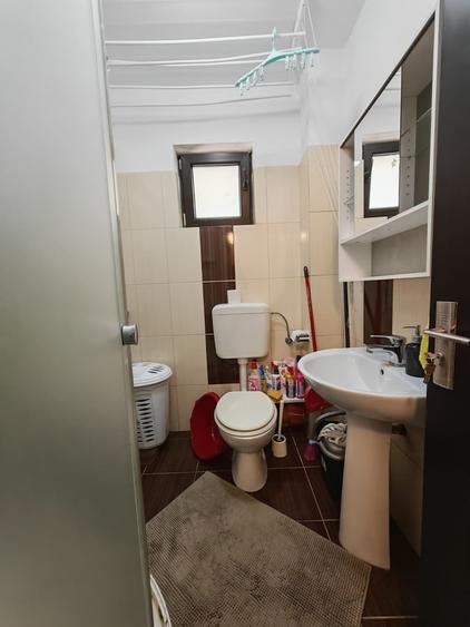Apartament cu 2 camere semidecomandat în Berceni