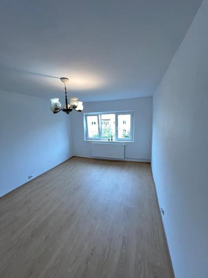 Apartament cu 3 camere decomandat în Timocului-Șaguna