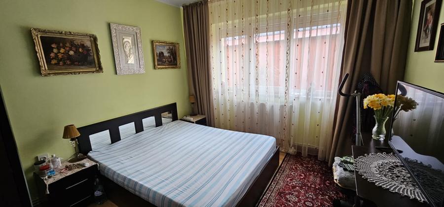 Apartament cu 2 camere semidecomandat, mobilat în Târgu Ocna