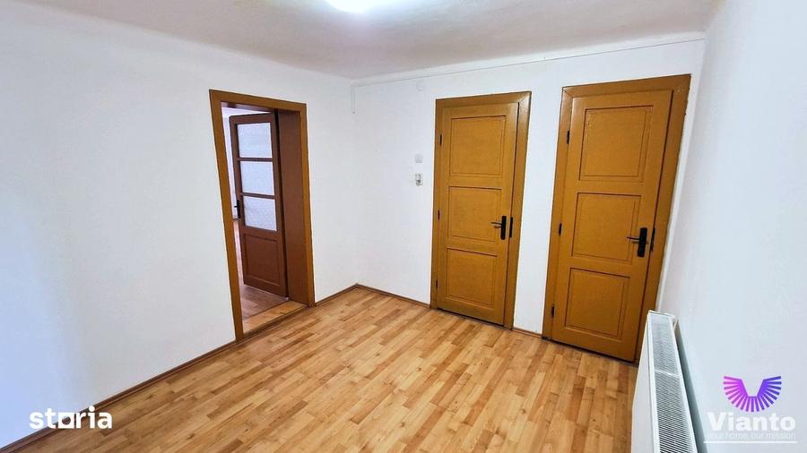 Casă cu 5 camere cu Teren 483 Mp în Trei Stejari