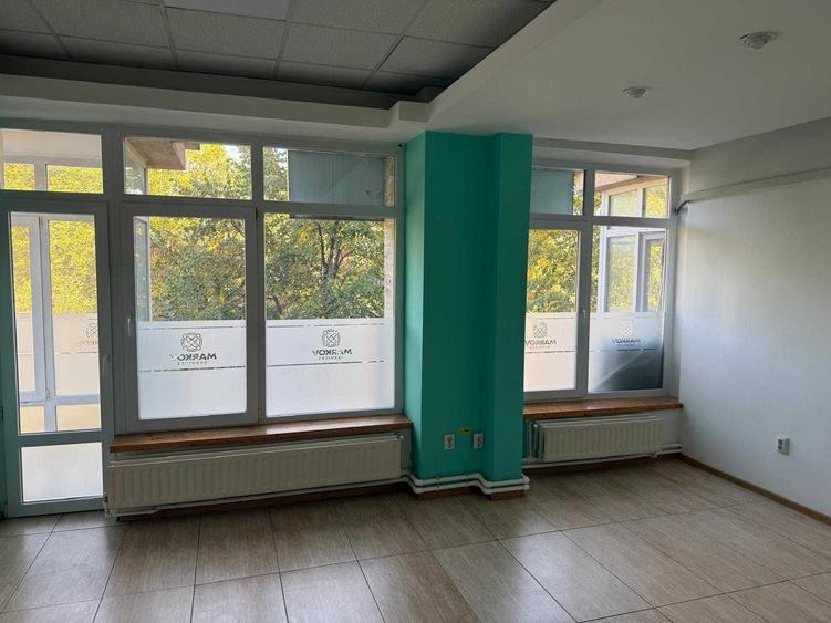 Spațiu comercial, în Ultracentral