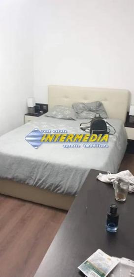 Apartament cu 3 camere decomandat, mobilat în Cetate