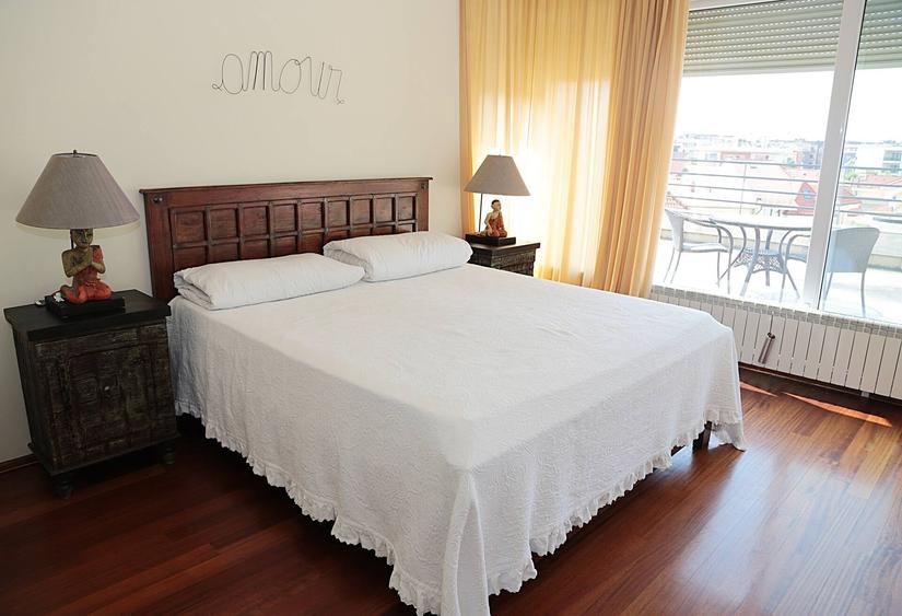 Penthouse cu 3 camere semidecomandat, mobilat în Șoseaua Nordului