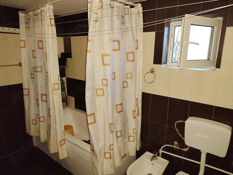 Casă cu 5 camere cu Teren 300 Mp în Central
