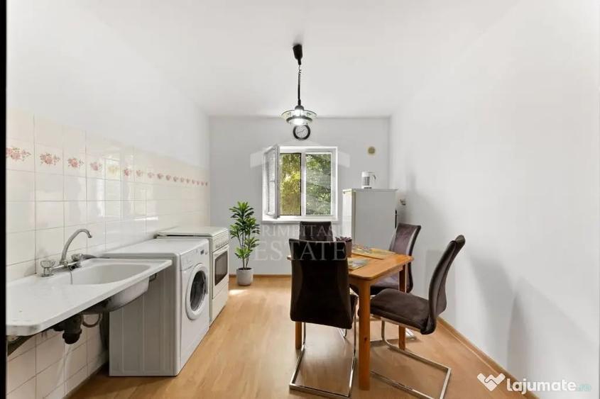 Apartament cu 2 camere decomandat în Aradului