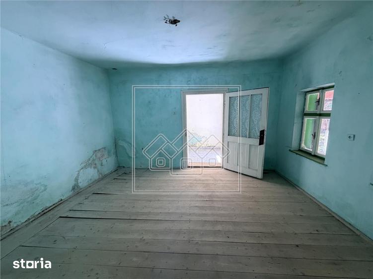 Casă cu 7 camere cu Teren 2600 Mp în Laslea