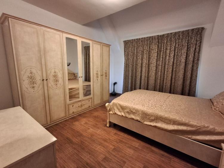 Casă individuală cu 4 camere cu Canalizare în Calea Poplăcii