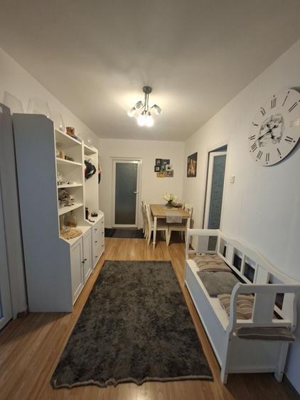 Apartament cu 3 camere decomandat în Precista