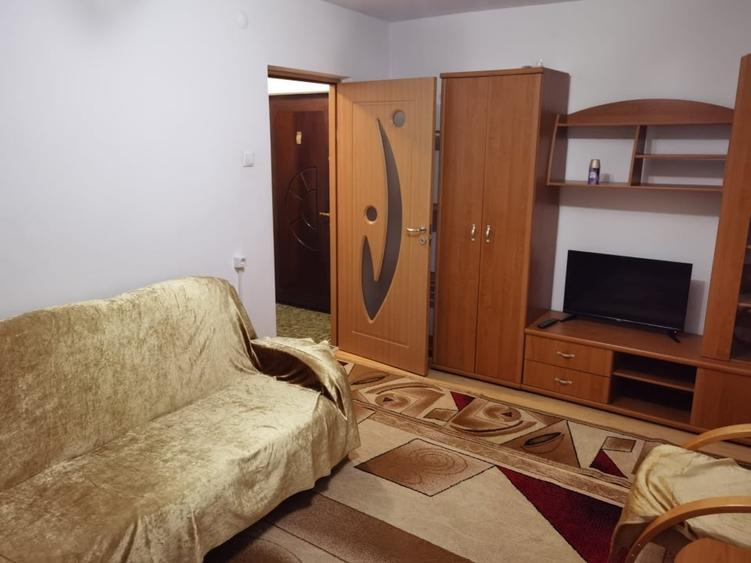 Apartament cu 2 camere decomandat, mobilat în Central