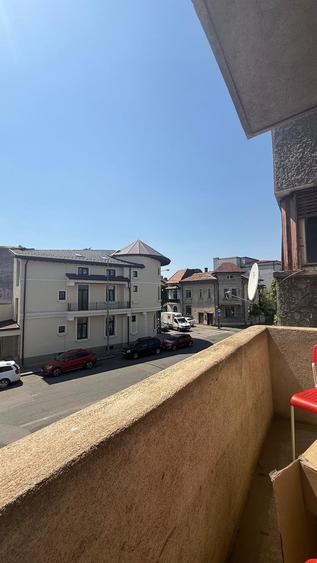 Casă cu 25 camere cu Canalizare în Foișorul de Foc