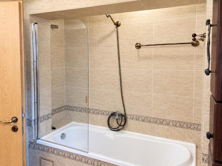 Apartament cu 3 camere decomandat, mobilat în Torontalului