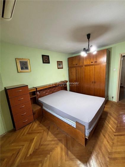 Apartament cu 3 camere decomandat în Decebal