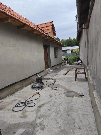 Casă cu Teren 72 Mp în Central