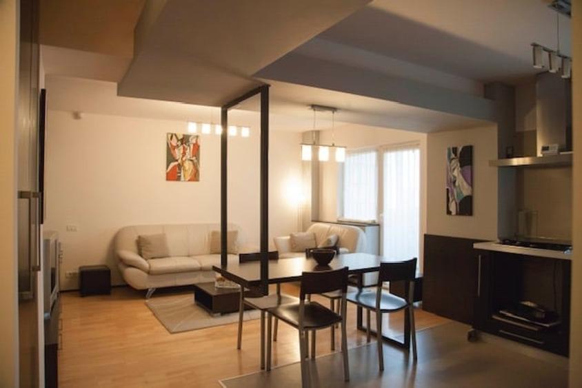Apartament cu 3 camere decomandat, mobilat în Circumvalațiunii