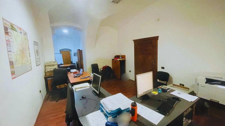 Spațiu comercial, de 42 mp, în P-ța Unirii