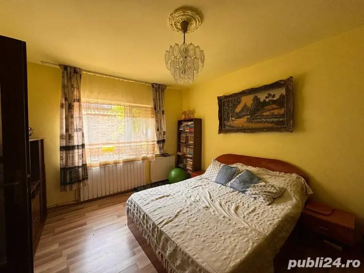 Casă cu 5 camere în Călugareni