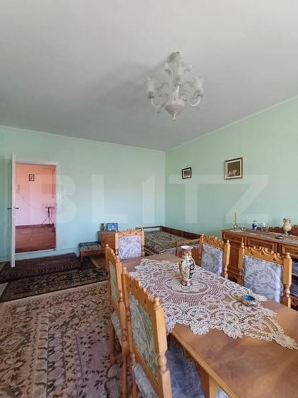 Casă individuală cu 7 camere cu Canalizare în Nord-Vest