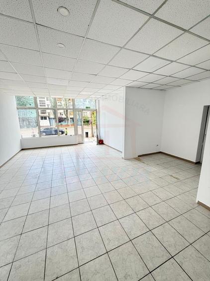 Spațiu comercial, de 53 mp, în Micro 21