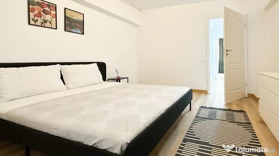 Apartament cu 4 camere decomandat în Berceni