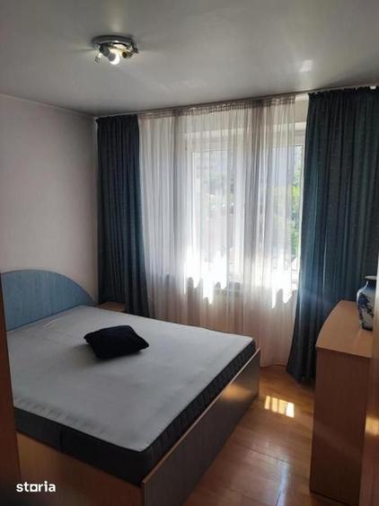 Apartament cu 3 camere semidecomandat în Pantelimon