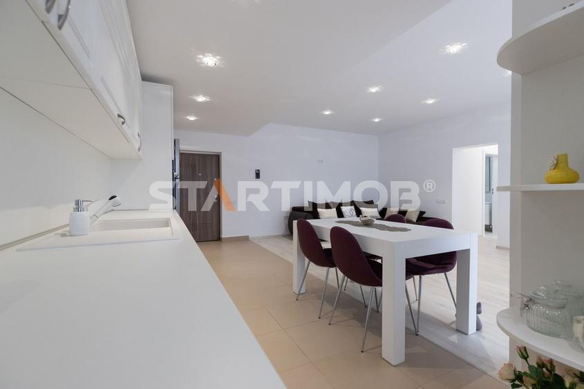 Apartament cu 3 camere decomandat, mobilat în Tractorul