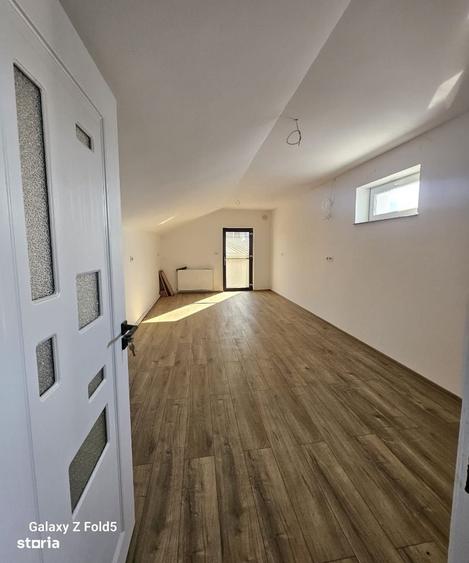 Casă cu 3 camere decomandat în Calea Clujului