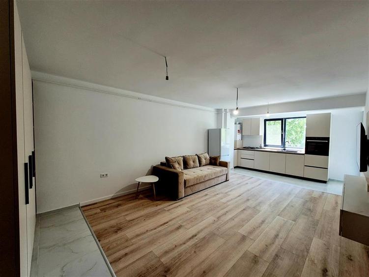 Apartament cu 2 camere decomandat în Vișani