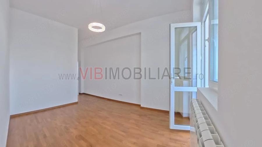 Apartament cu 5 camere decomandat în Viilor