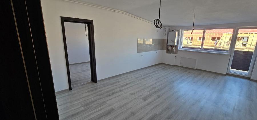 Apartament cu 2 camere semidecomandat în Sânpetru