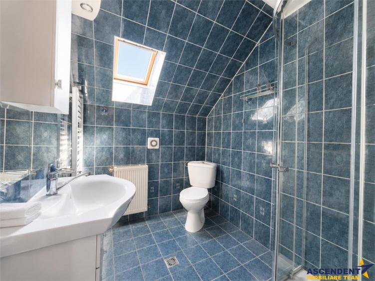 Casă cu 4 camere cu Teren 3227 Mp în Central