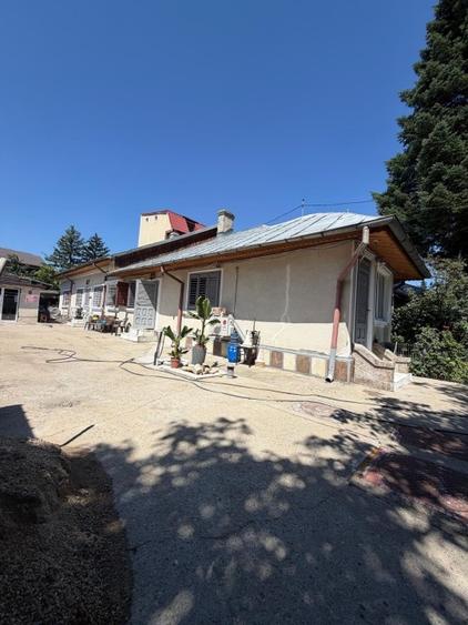 Casă individuală cu 5 camere cu Canalizare în Bucureștii Noi