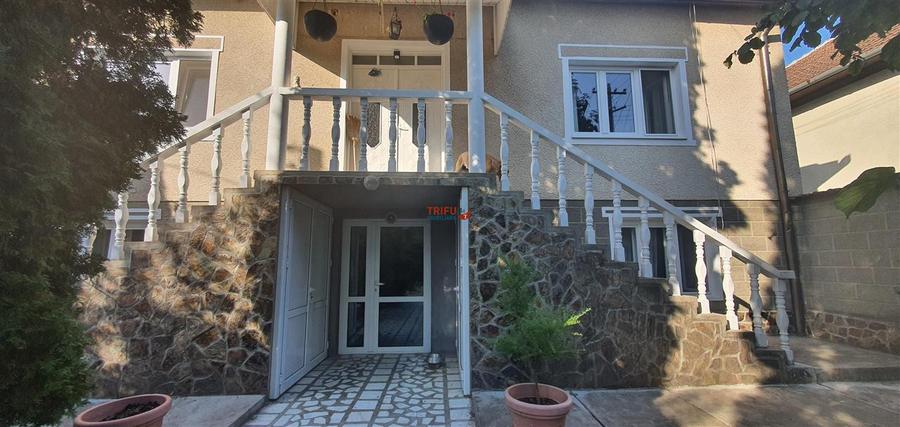 Casă individuală cu 8 camere cu Canalizare în Ampoi 1