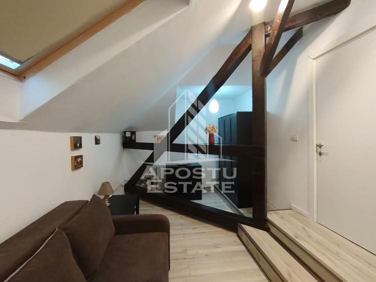 Apartament cu 4 camere semidecomandat, mobilat în Bălcescu