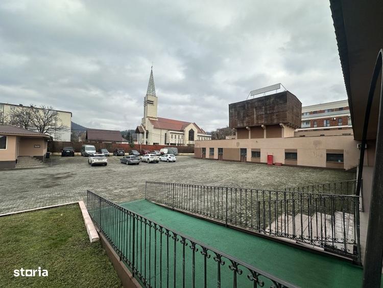 Spațiu comercial, în Central